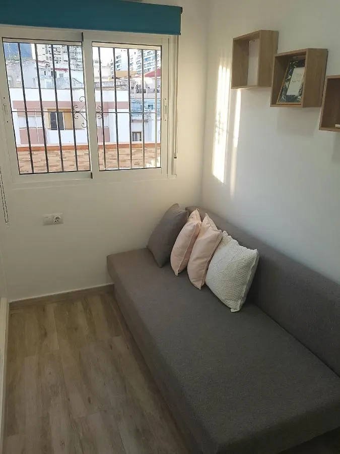 アパート トレモリノスPrecioso Atico Con Terraza En Plaza De Andaluciaアパートメント